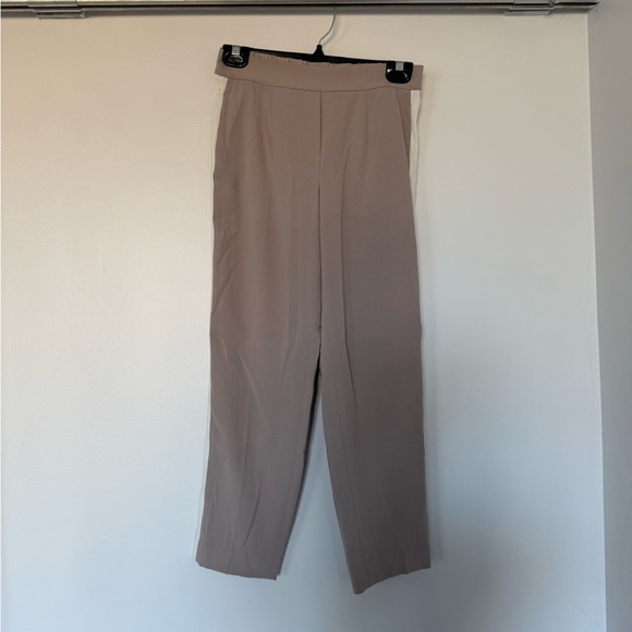 Aritzia Babaton Conan Pant Nude Tan Side Stripe Cropped Pants Size 2 - Picture 2 of 4